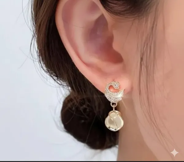 Gold_Graceful_Swan_Pearl_Drop_Earrings_For_Women